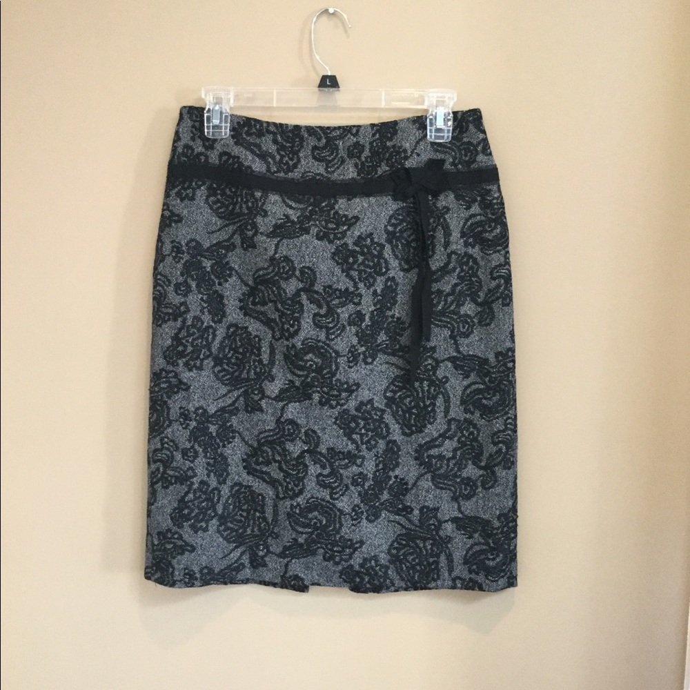 Ann Taylor grey black floral pencil skirt